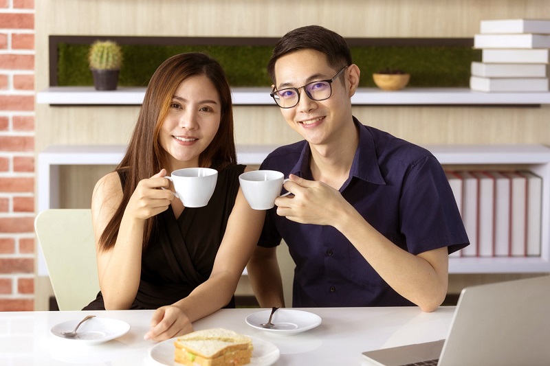 Làm bạn trước khi tỏ tình