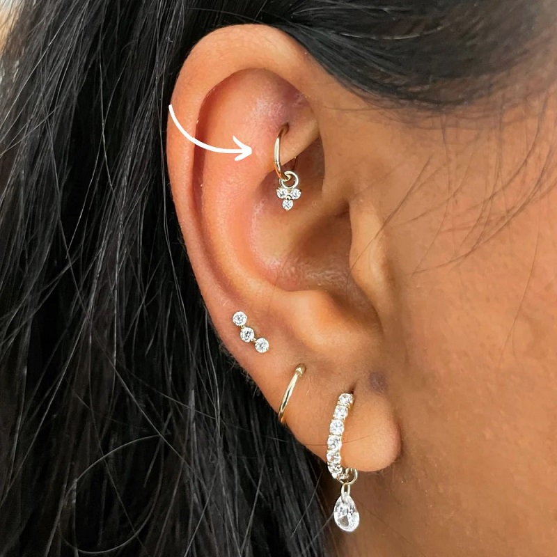 Xỏ khuyên vị trí Rook