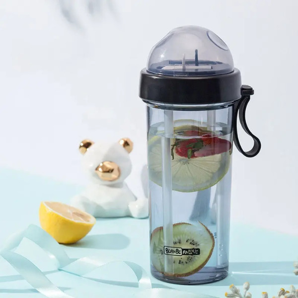 Bình đựng nước cầm tay ngày càng được ưa chuộng ở mọi lứa tuổi