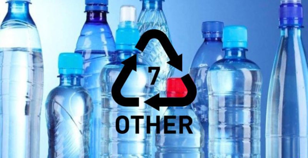 bình nước nhựa pc có an toàn không