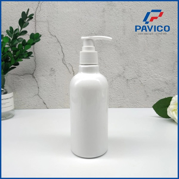 Chai nhựa PET 250ml màu trắng dùng để đựng các loại mỹ phẩm