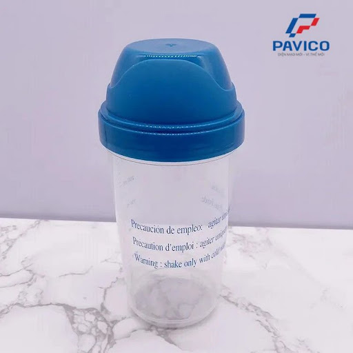 Bình nước bằng nhựa có thiết kế khá đa dạng