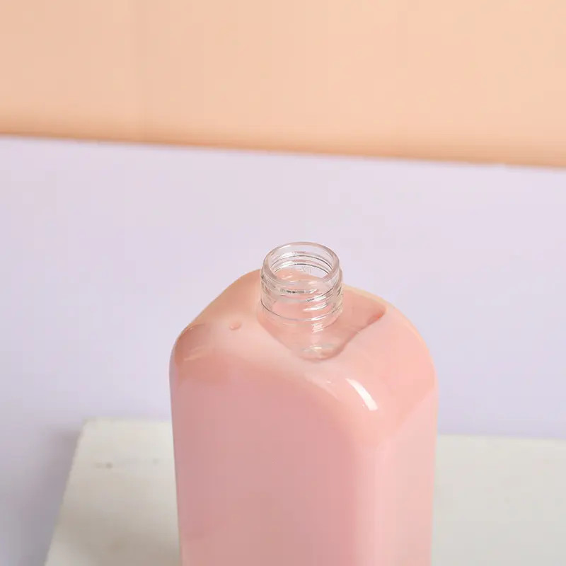 Chai-nuoc-trong-suot-nhua-PET-2