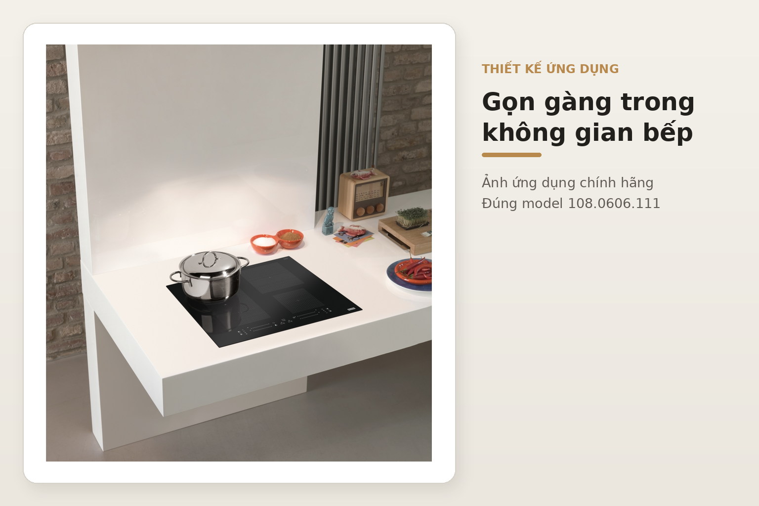 Mặt kính không khung viền tạo điểm nhấn gọn gàng trên mặt bàn.