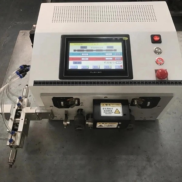 Máy cắt và tuốt dây nhiều đoạn YH-ZB880