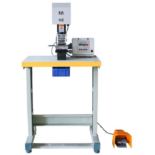 Máy đột lỗ rèm tự động QC09211 (1)