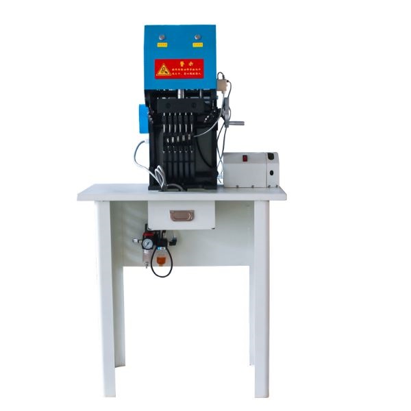 Máy đục 6 lỗ cùng lúc QC68222 (1)