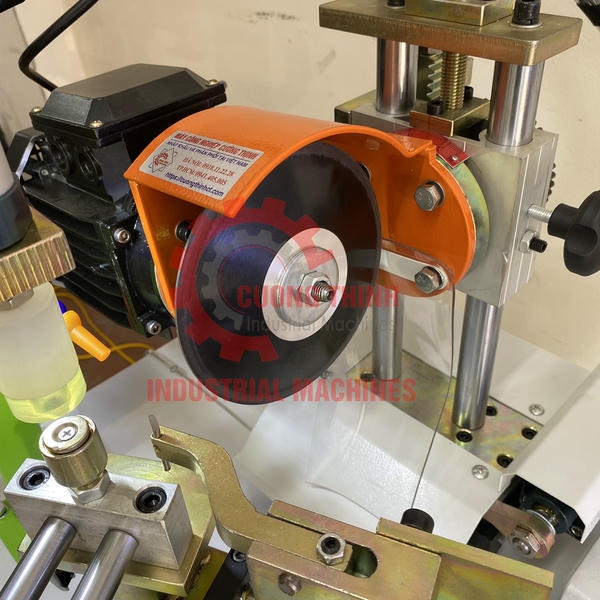 Máy Mài Lưỡi Cưa Thép Gió & Hợp Kim: Phân Biệt Để Lựa Chọn Chính Xác