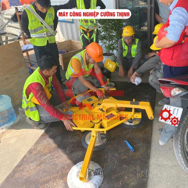 thuê máy hít kính, nâng kính điện tại Cường Thịnh