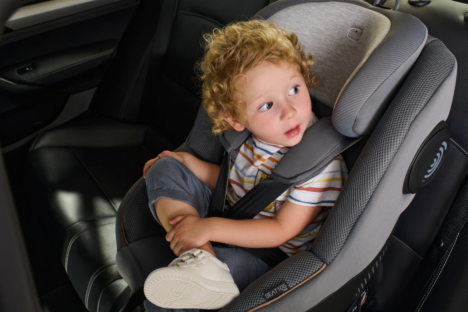 Ghế ngồi ô tô cho bé loại nào tốt