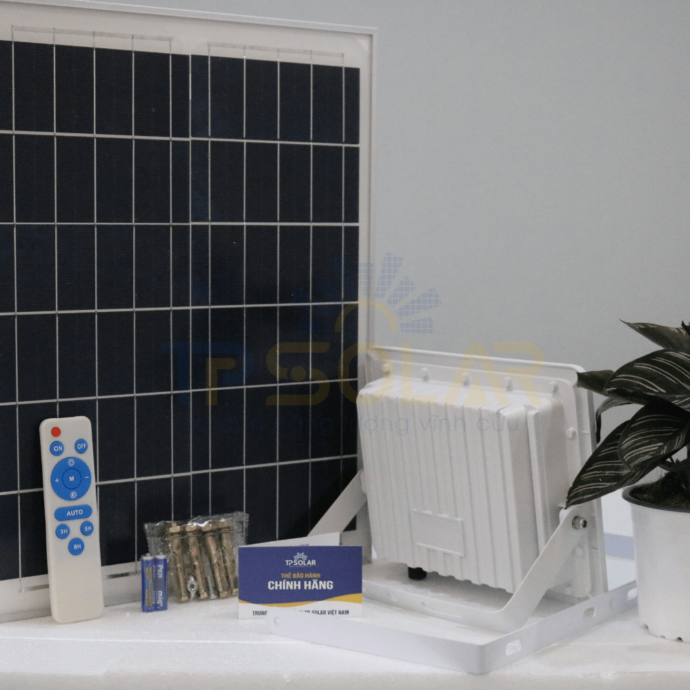 den-pha-chong-choi-nang-luong-mat-troi-200W-tp-solar-trang-bi-den-bao-3