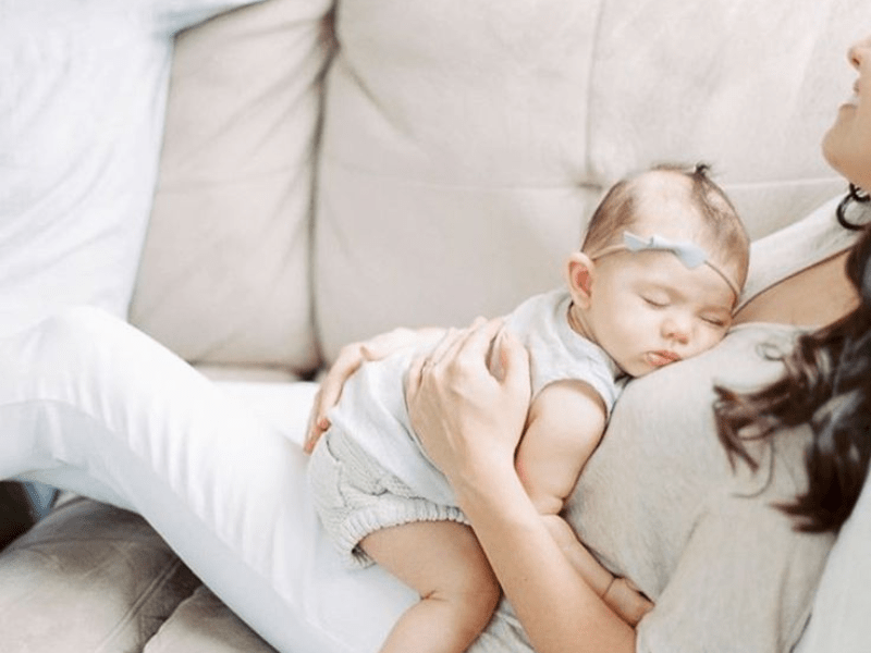 Cách chăm sóc trẻ sơ sinh trong 12 tháng đầu đời