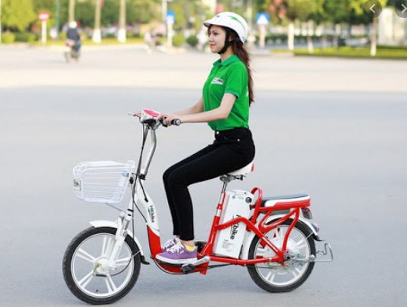 Cần đội mũ bảo hiểm khi điều khiển xe đạp điện lưu thông