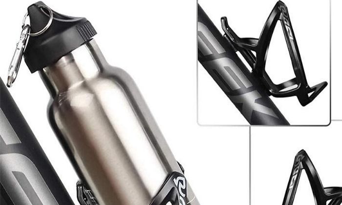 Bình nước và giá để nước