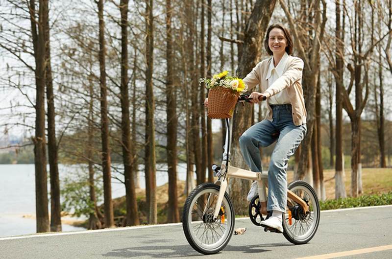 ADO A20 Air – Một mẫu xe đạp điện cho nữ làm văn phòng di chuyển dễ dàng hơn mỗi ngày