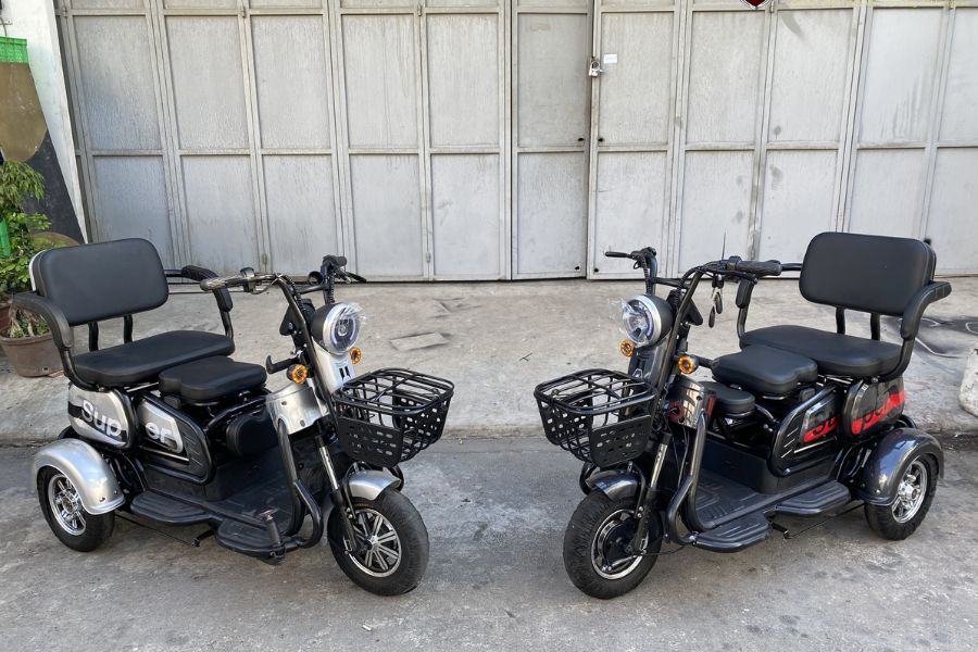 So sánh xe điện 3 bánh 3 chỗ ngồi và xe điện 3 bánh 2 chỗ ngồi