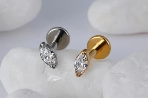 3 ưu điểm của thân khuyên Titanium