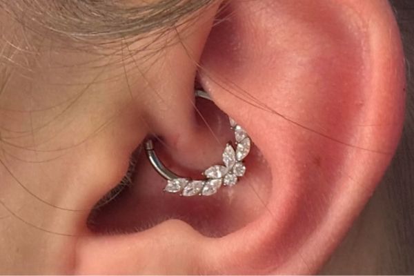 Xỏ Daith bao nhiêu tiền?