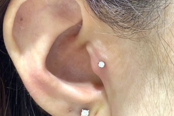 Bộ sưu tập ảnh bạn nữ xỏ sụn tại TinyBox - 9/2024