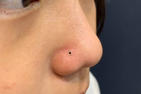 Ảnh bạn nữ xỏ cánh mũi và môi mới nhất tại TinyBox - 4/2024