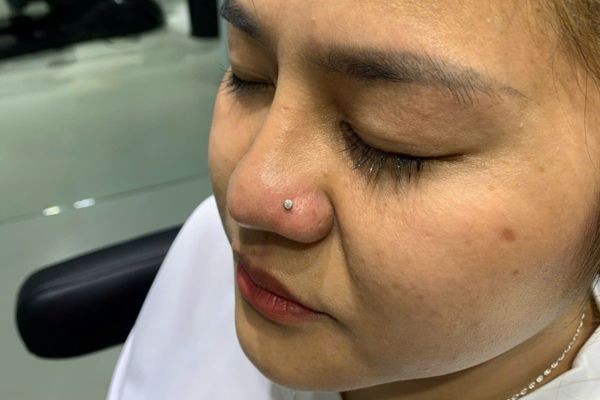 Ảnh bạn nữ xỏ cánh mũi và môi mới nhất tại TinyBox - 4/2024