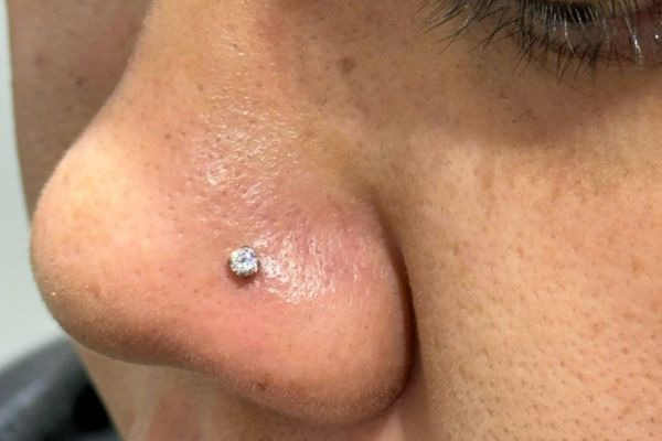 Ảnh bạn nữ xỏ cánh mũi và môi mới nhất tại TinyBox - 4/2024