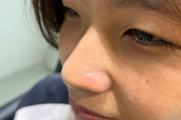 Ảnh bạn nữ xỏ cánh mũi và môi mới nhất tại TinyBox - 4/2024