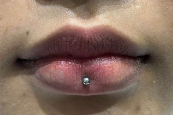 Ảnh bạn nữ xỏ cánh mũi và môi mới nhất tại TinyBox - 4/2024