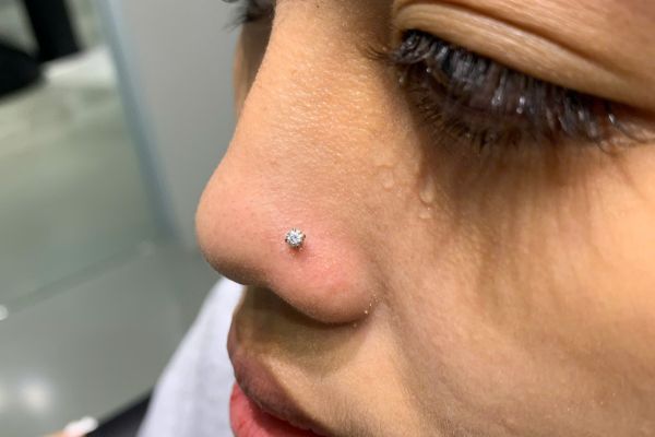 Ảnh bạn nữ xỏ cánh mũi và môi mới nhất tại TinyBox - 4/2024