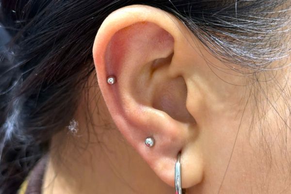 Ảnh các bạn nữ xỏ sụn tại TinyBox - 11/2024