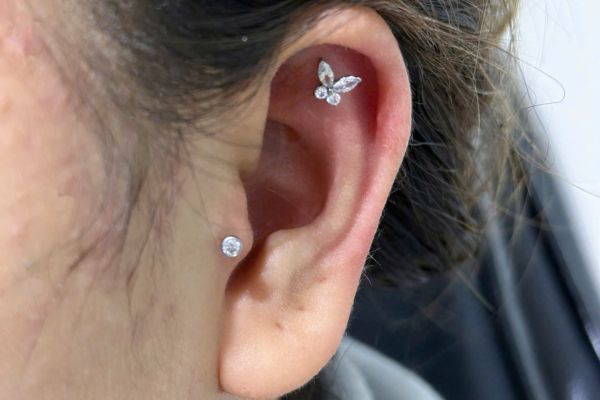 Ảnh các bạn nữ xỏ sụn tại TinyBox - 11/2024