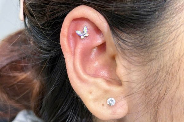 Ảnh các bạn nữ xỏ sụn tại TinyBox - 11/2024