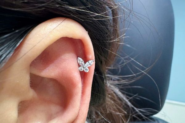 Ảnh các bạn nữ xỏ sụn tại TinyBox - 11/2024