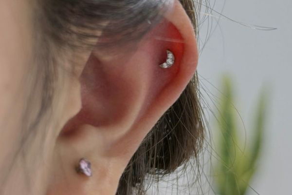 Ảnh các bạn nữ xỏ sụn tại TinyBox - 11/2024