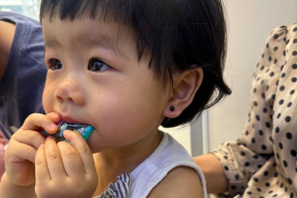 Ảnh em bé xỏ khuyên tai mới nhất 3/2024 tại TinyBox