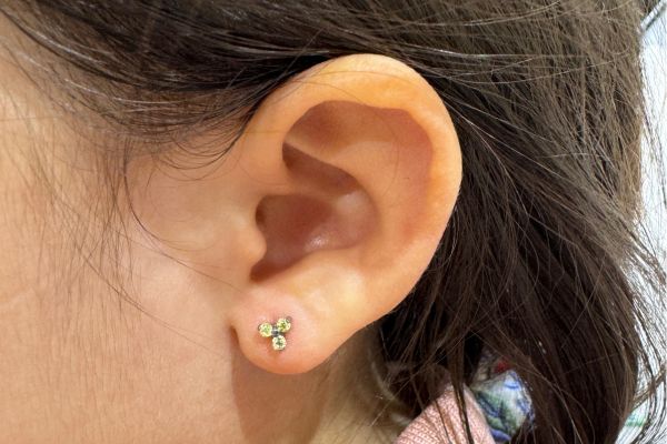 Ảnh em bé xỏ khuyên tai mới nhất 3/2024 tại TinyBox