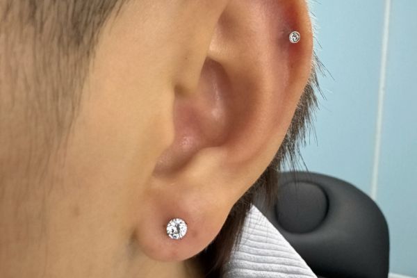 Bộ sưu tập ảnh nam xỏ khuyên tai đẹp - 5/2024