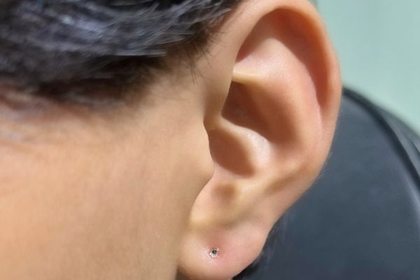 Bộ sưu tập ảnh nam xỏ khuyên tai đẹp - 5/2024