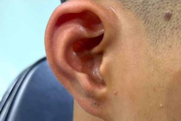 Bộ sưu tập ảnh nam xỏ khuyên tai đẹp - 5/2024