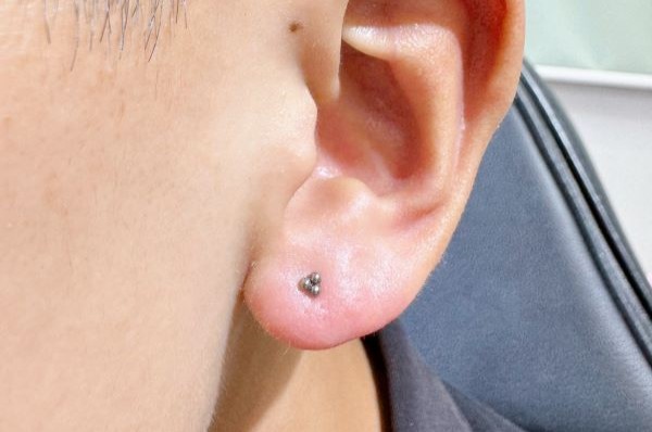 Ảnh nam xỏ thịt tai - Vị trí được ưa chuộng nhất 1/2024