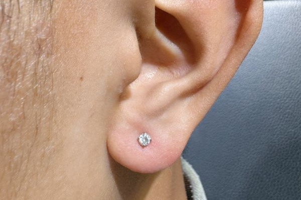 Ảnh nam xỏ thịt tai - Vị trí được ưa chuộng nhất 1/2024