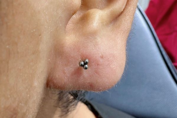 Ảnh nam xỏ thịt tai - Vị trí được ưa chuộng nhất 1/2024