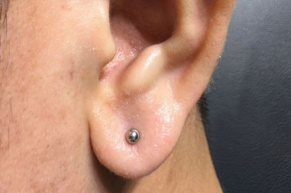 Ảnh nam xỏ thịt tai - Vị trí được ưa chuộng nhất 1/2024