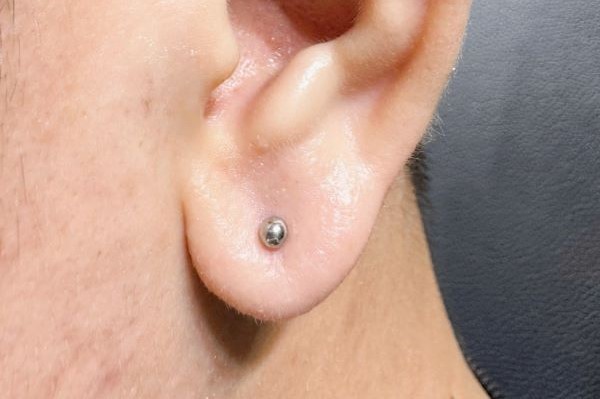 Ảnh nam xỏ thịt tai - Vị trí được ưa chuộng nhất 1/2024