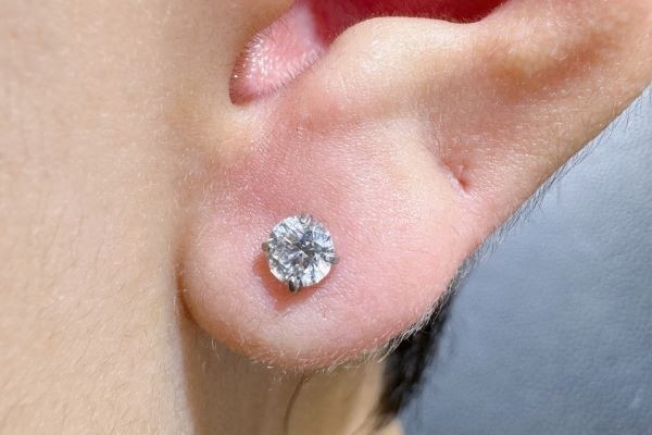 Ảnh nam xỏ thịt tai - Vị trí được ưa chuộng nhất 1/2024