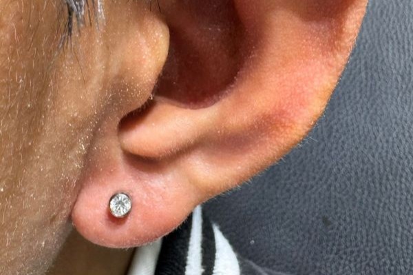 Ảnh nam xỏ thịt tai - Vị trí được ưa chuộng nhất 1/2024