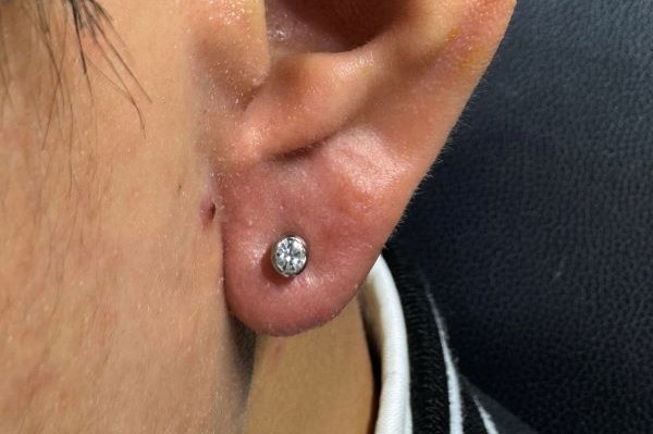 Ảnh nam xỏ thịt tai - Vị trí được ưa chuộng nhất 1/2024