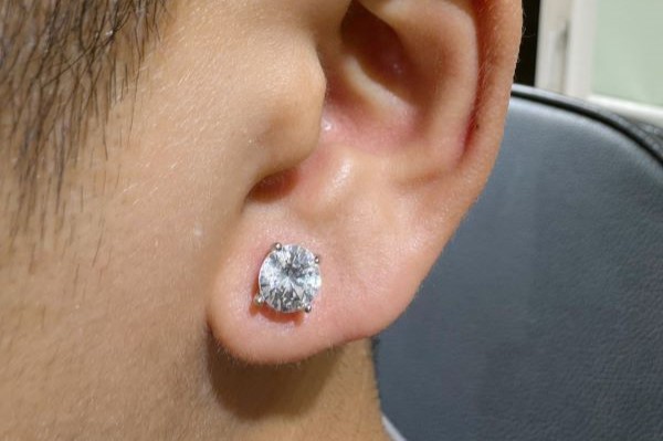 Ảnh nam xỏ thịt tai - Vị trí được ưa chuộng nhất 1/2024