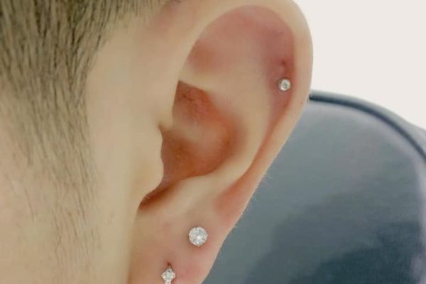 Ảnh xỏ Helix của các bạn nam và nữ tại TinyBox - 11/2024