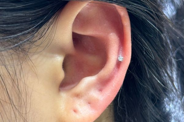 Ảnh xỏ Helix của các bạn nam và nữ tại TinyBox - 11/2024